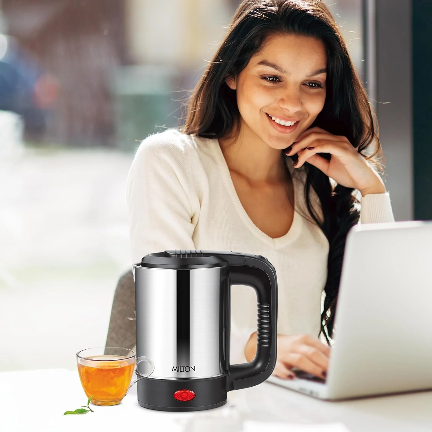 Electric Travel Kettle (Milton) - Image 9