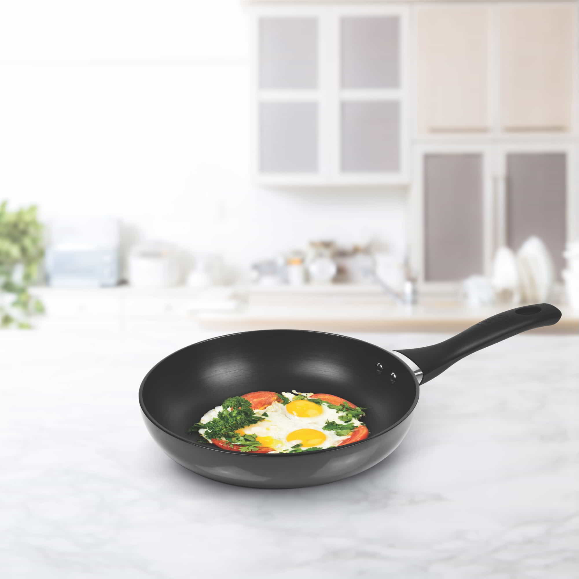 Hard Anodized Fry Pan With Stainless Steel Lid (Milton Procook) - Image 5